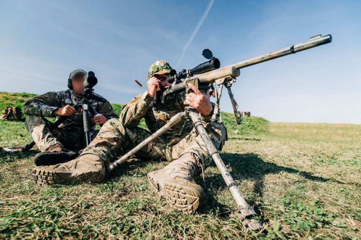 Milyen sztereotípiák élnek egy mesterlövészről?