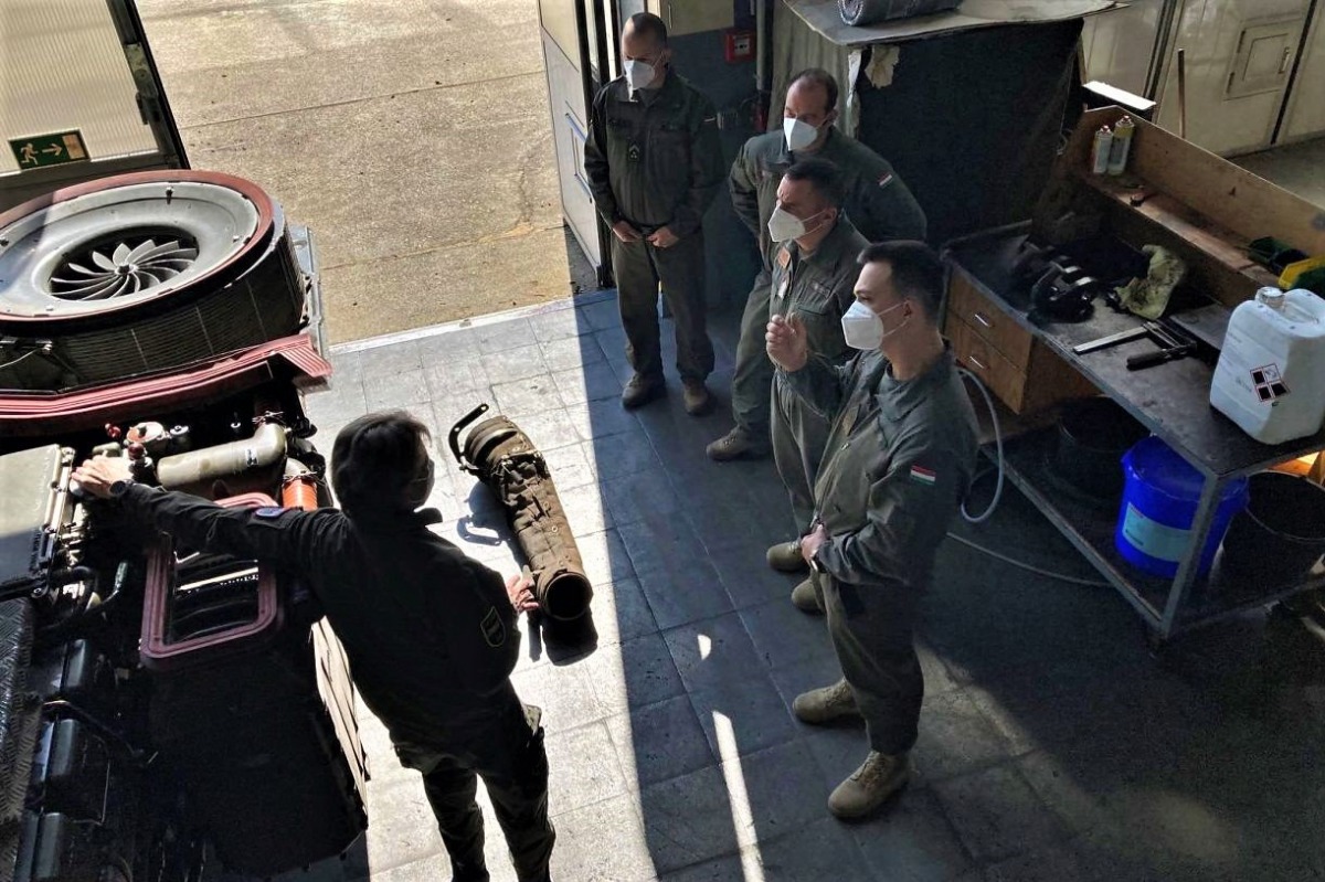 Osztrák Panzerkampfwagen – magyar tanulóvezetőkkel